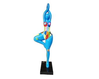 Très grande statue de femme ronde "Nana danseuse" en résine multicolore. modèle "Anissa" par Laure Terrier. Hauteur 120 centimètres