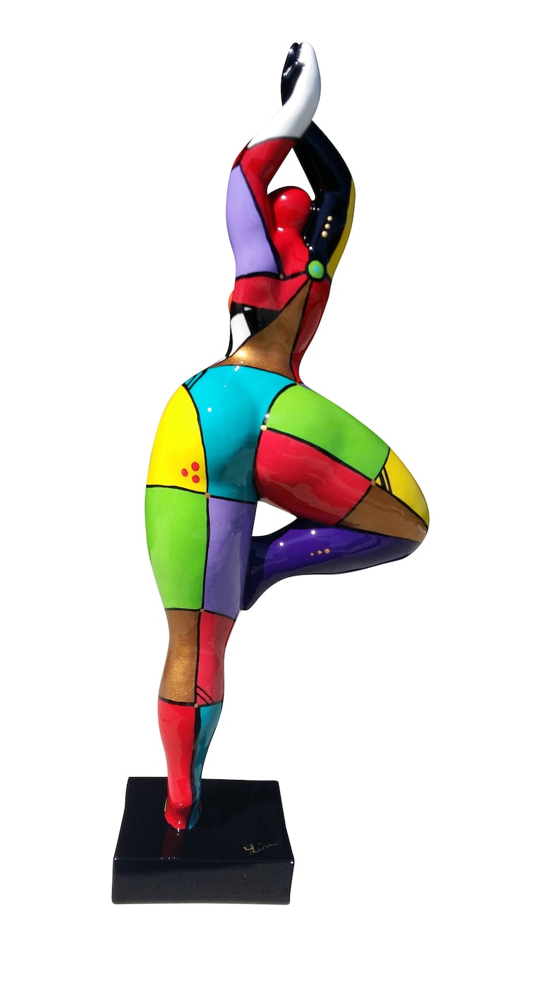 Statue of round woman Nana dancer, multicolored resin. Model Mina by Laure Terrier. Height 20.4 inches with the base image 4