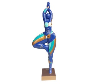 Grande statue de femme ronde multicolore "Nana danseuse", Modèle "Calypso" décoration Laure Terrier, hauteur 52 centimètres