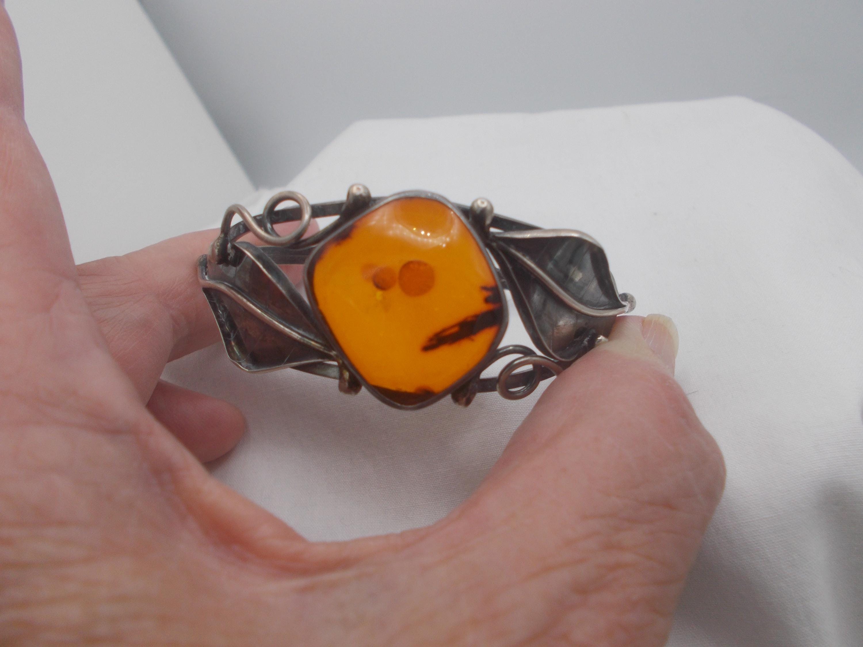 スターリングシルバーとバルト海産琥珀のヴィンテージブレスレット