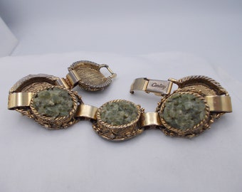 Vintage crushed jade chips & gold tone bracelet, chain link with green jade chips bracelet marked "Century"