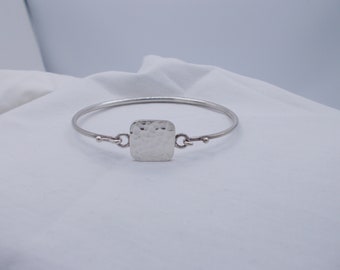 Sterling silver vintage bangle, slim sterling bangle with square cut hammered front, hook close