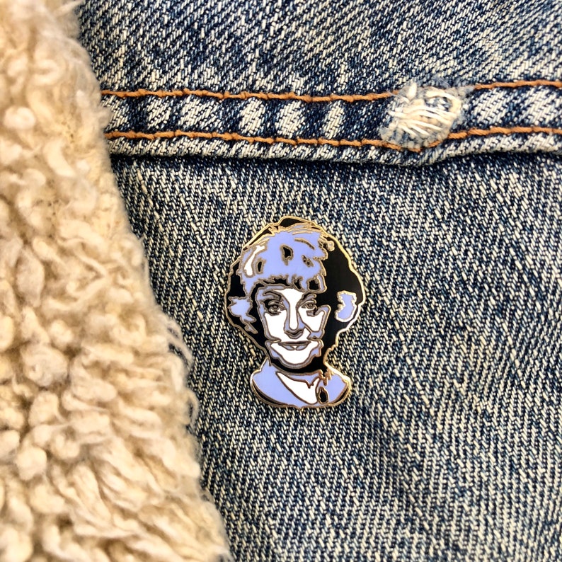 Enamel Pin, Golden Girls, Blanche, Dorothy, Rose, Sophia, Collector's Edition, Trading Pin, Hard Enamel, 80s Memorabilia Dorothy (Periwinkle)