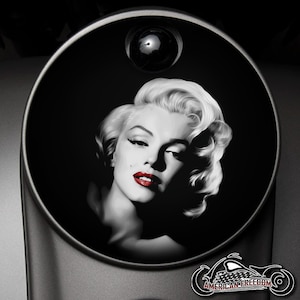 Sportello console carburante su misura Harley Davidson 2008+ Ultra, Street Glide, Road Glide, Electra, CVO, Tri glide - Marilyn Lips