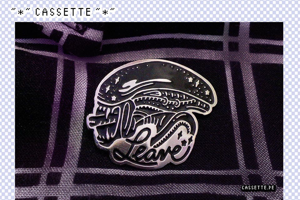 Alien Leave Enamel pins