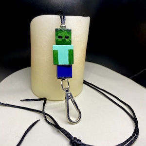 Cordão de contas, colar de cordão de madeira, cordão inspirado em Minecraft, cordão de zumbi, chaveiro, presentes para fãs de Minecraft, cordão divertido, feito à mão