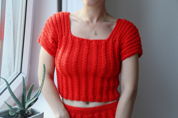 cropped knitwear