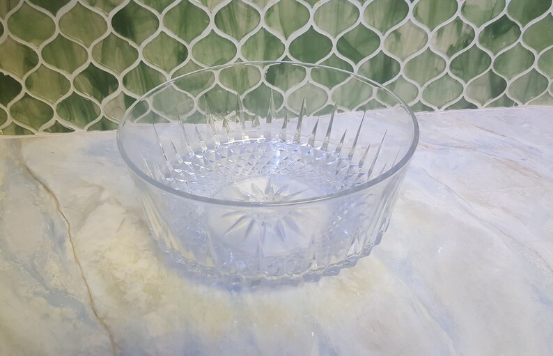 large clear glass bowl centerpiece
