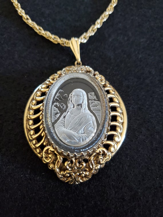 Mona Lisa pendant necklace clear cut art glass fra