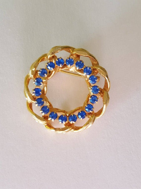 Gold chain link brooch 1960's fine costume jewelr… - image 2