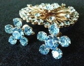 1950’s earrings brooch set signed Weiss fine costume jewelry sky blue fireworks rhinestone screw back gilt clear mid century demi parure