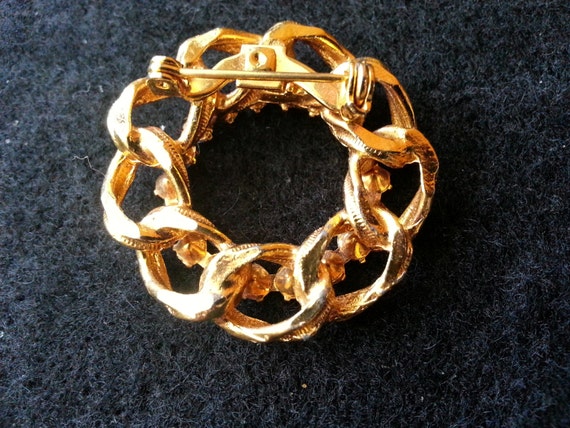 Gold chain link brooch 1960's fine costume jewelr… - image 3