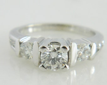 Beautiful 14K White Gold 0.89CTTW Diamond Engagement Ring