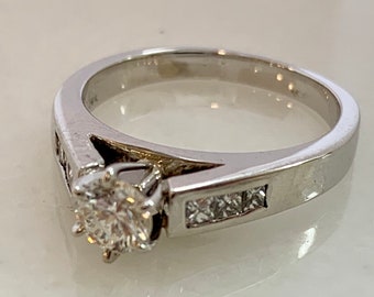 Beautiful 14k White Gold Diamond Engagement Ring