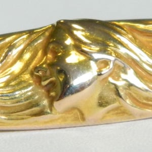 Vintage 14K Yellow Gold Girl Brooch Small