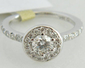 Beautiful 18K White Gold Diamond Engagement Ring