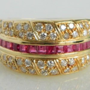 Beautiful 18K Gold Ruby & Diamond Channel Set Pave Ring size 6.25