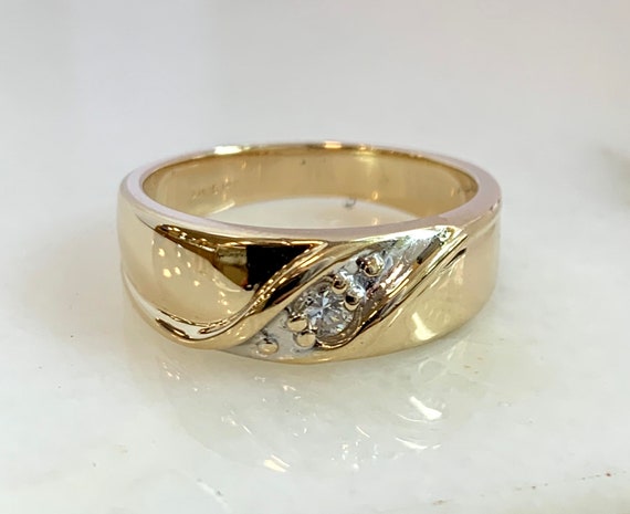 Appealing 14k Yellow Gold Diamond Band - image 1