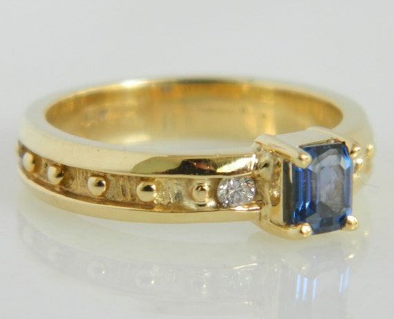 Unique 14K Gold Tanzanite & Diamond Ring - image 2