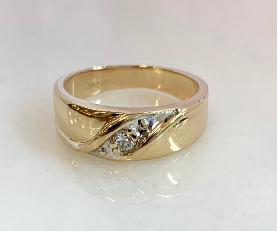 Appealing 14k Yellow Gold Diamond Band - image 4