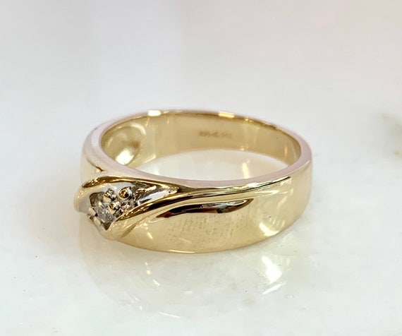 Appealing 14k Yellow Gold Diamond Band - image 2