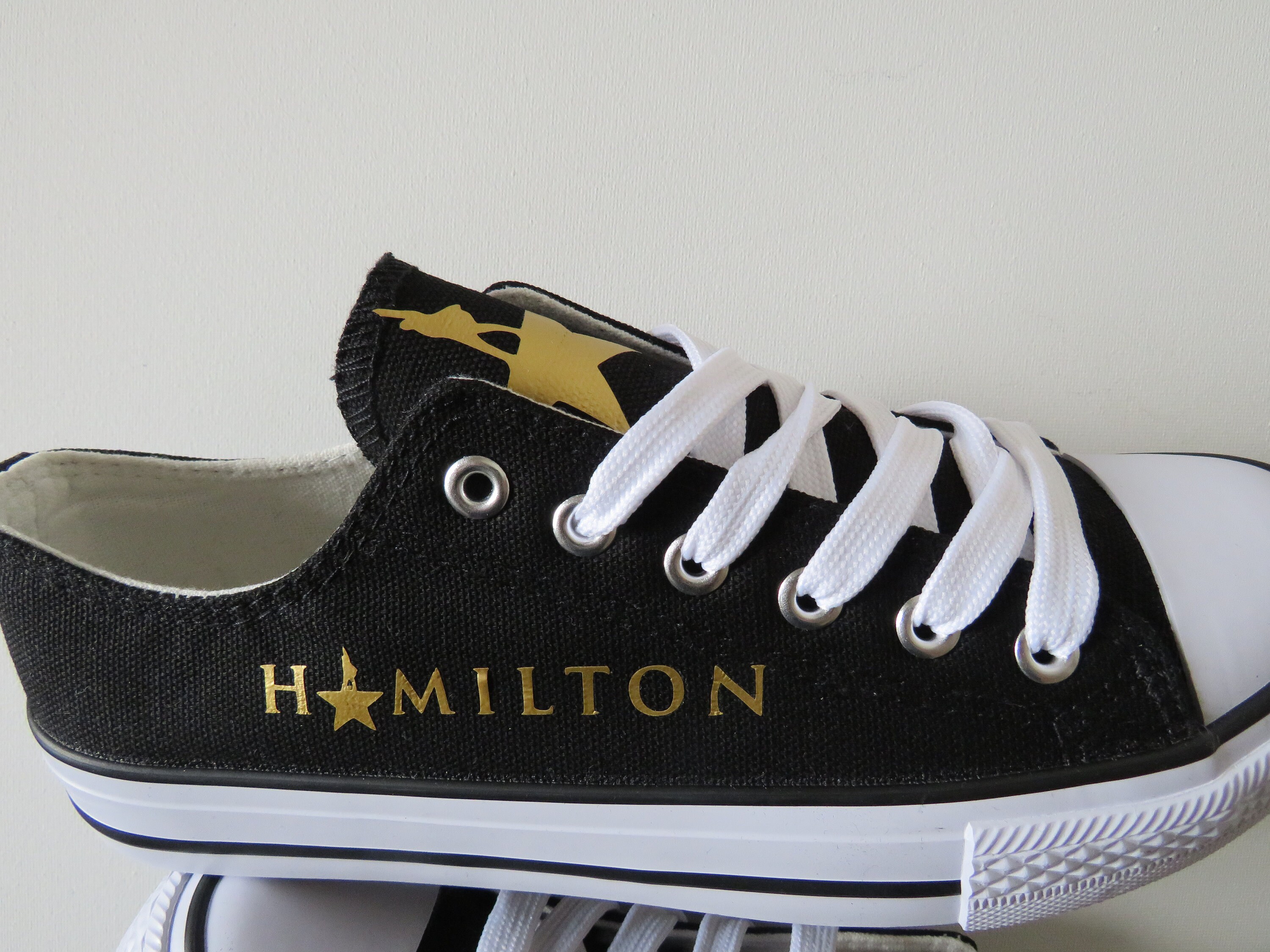 number 1 shoes hamilton