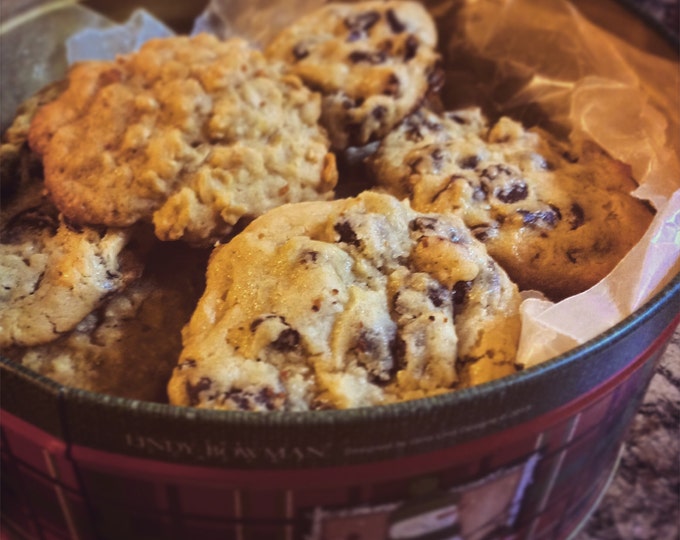 Artisanal Chocolate chip oatmeal cookie - 24 pcs or less