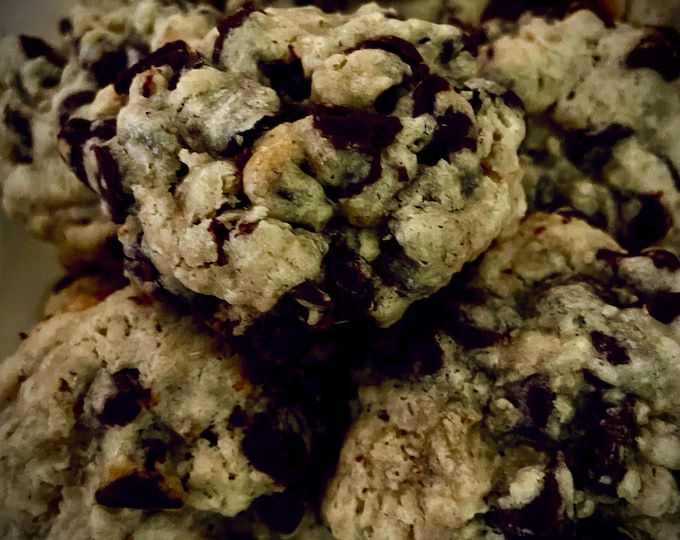 Small- Assorted Chocolate Chip Oatmeal Cookies: Handmade, Natural