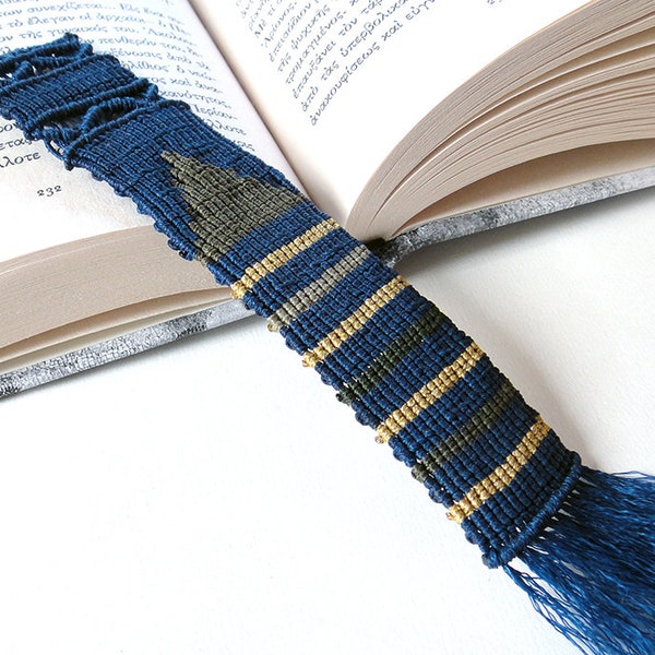 Bookmark. Micro Macrame Book Accessories Navy Blue Olive Green Gold. Book Worms. Avid Readers. Special Gift Idea. 17 x 3 cm