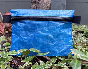 Cartera de Dyneema Trail, cartera ultraligera Cuben, cartera de fibra, cartera Dyneema azul, cremallera YKK negra resistente al agua.