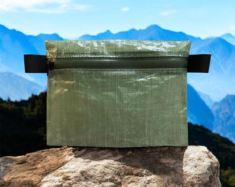 Bolsa ultraligera de Dyneema con cremallera, cartera tipo cartera de Dyneema, cartera ultraligera de fibra cuben, cartera verde de Dyneema.