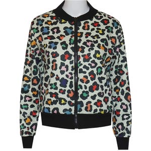 NEU Bomberjacke von ungiko Damen Herbst Blouson Jacke Casual Pilotenjacke Sweatjacke mit Taschen Langarm Zip Alpenfleece Leoprint Leo Look
