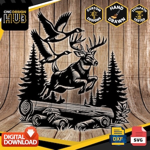 Könnte beinhalten: Schwarze Silhouette eines Hirsches, der über einen Baumstamm springt, mit zwei Gänsen, die darüber fliegen. Das Design umfasst Kiefern und den Text "CNC DESIGN HUB", "CUSTOM DESIGNS", "HAND DRAWN" und "TOOLPATH TESTED". Digitaler Download verfügbar.