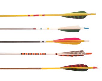 Vintage Wood Arrows Wooden Arrows Painted Decorative Arrows Archery Arrows Set of 5 Retro Graphics Feather Arrows Boho Decor Mid Century
