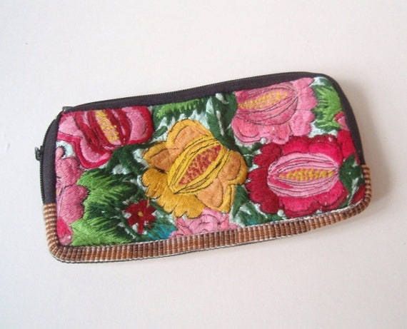 NWT Beautiful Floral Embroidered Wallet/ Women's … - image 1