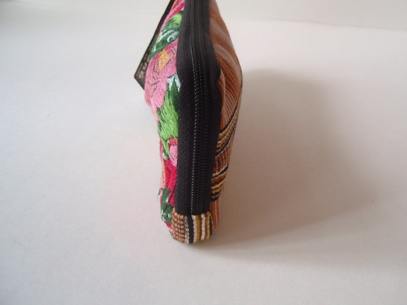 NWT Beautiful Floral Embroidered Wallet/ Women's … - image 5