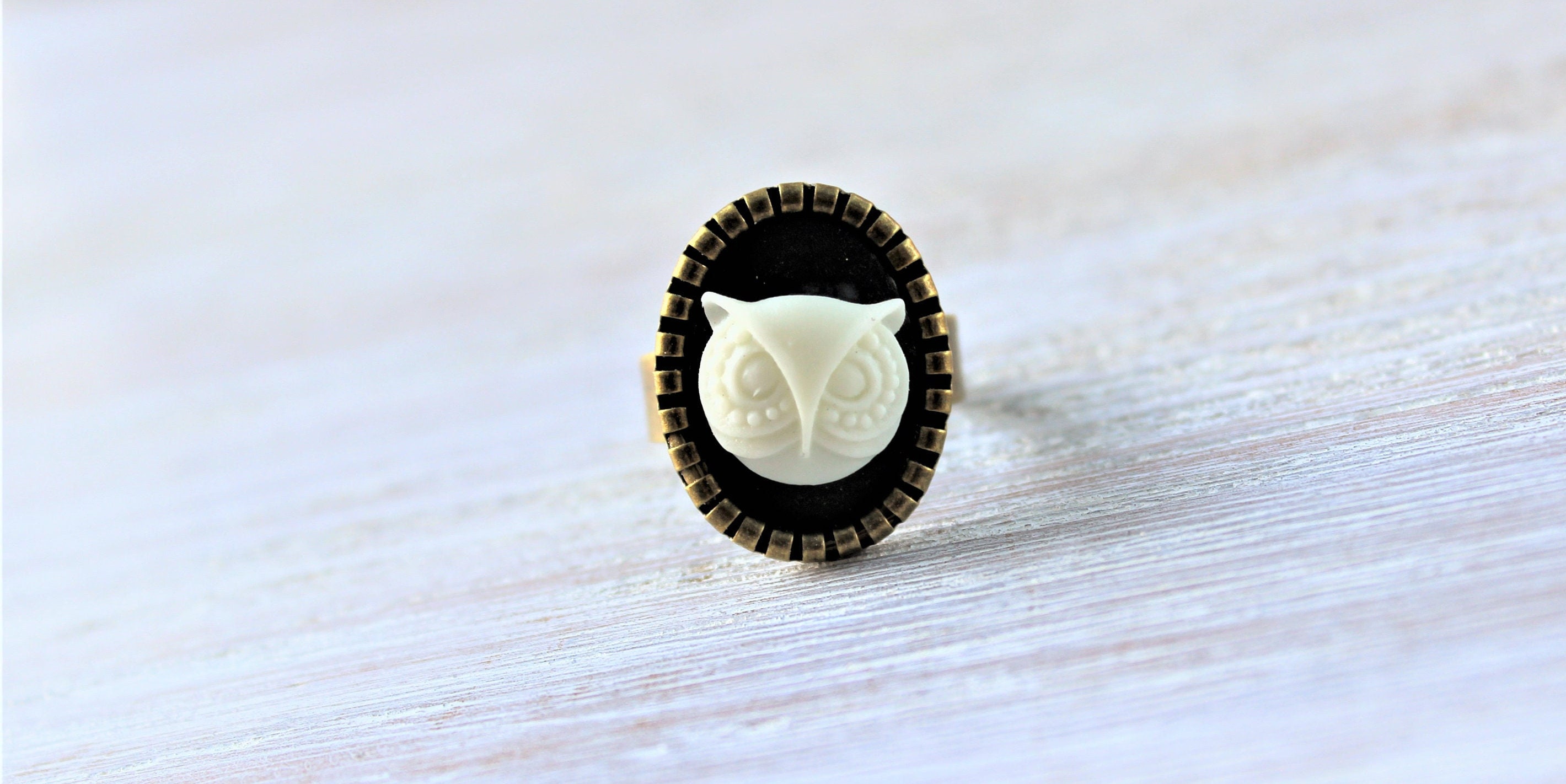 Owl Cameo Ring-White on Black-White on Blue-Pink on White-Black on Pink-Black on Red