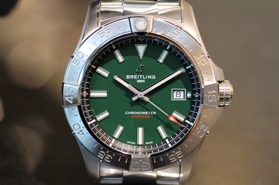 BREITLING  Avenger Automatic Green Dial Men's Wat… - image 7