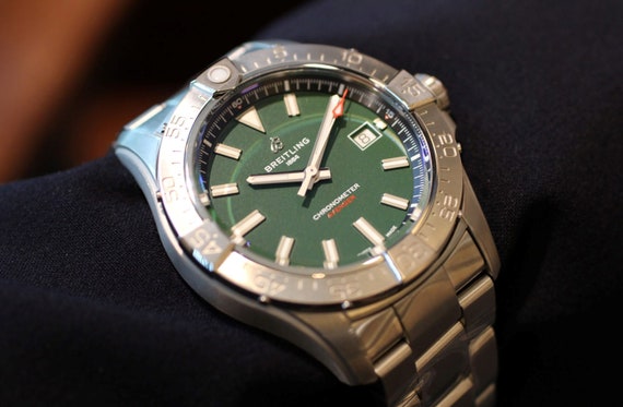 BREITLING  Avenger Automatic Green Dial Men's Wat… - image 1