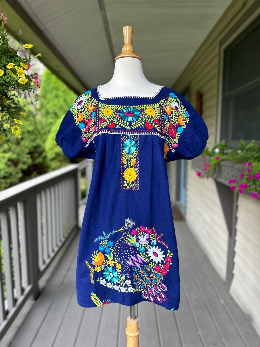 Vintage Hand-Embroidered Mexican Shift Dress