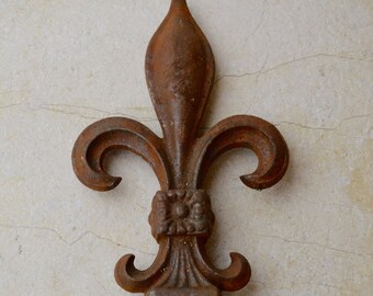 Reproduction Victorian Finial, Fleur-de-lis, Iron Post Cap, Shabby Chic, Architectural Supply