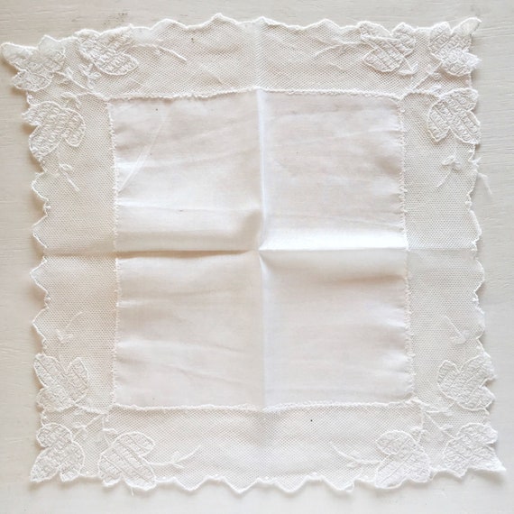 Antique Linen and Tulle Lace Handkerchief, Leaf D… - image 2