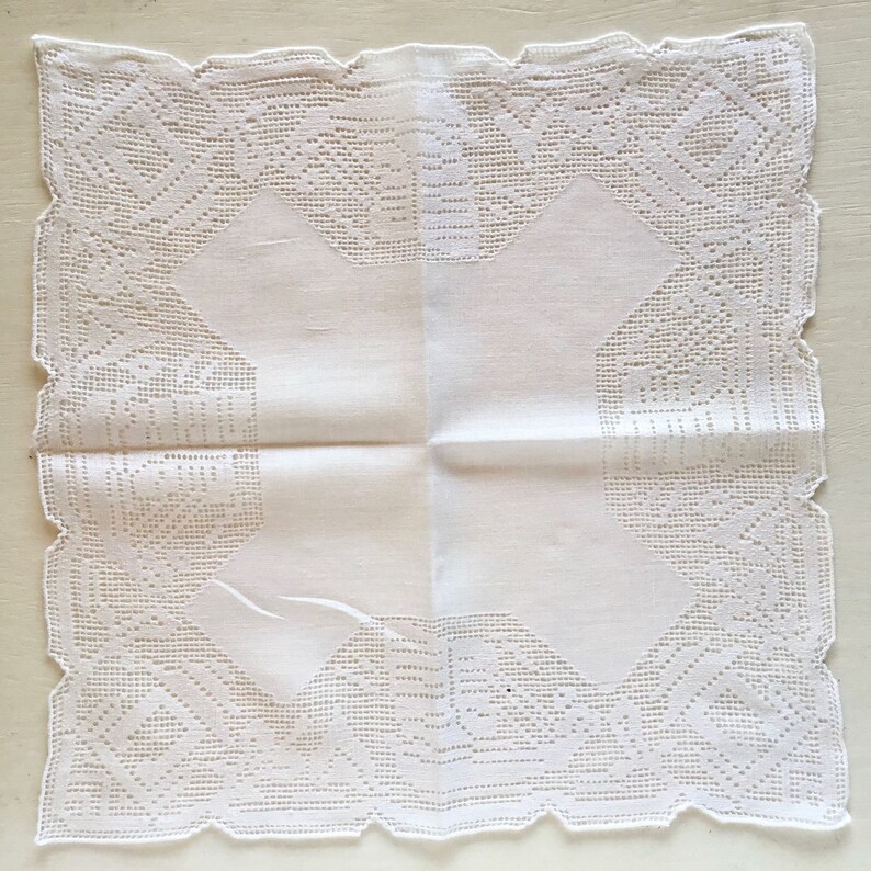 Antique Linen Handkerchief with Cutwork Edge, Vintage Lace Linens image 2