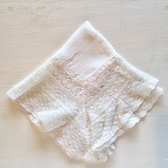 Gorgeous Antique Lace White Handkerchief, Vintage 
