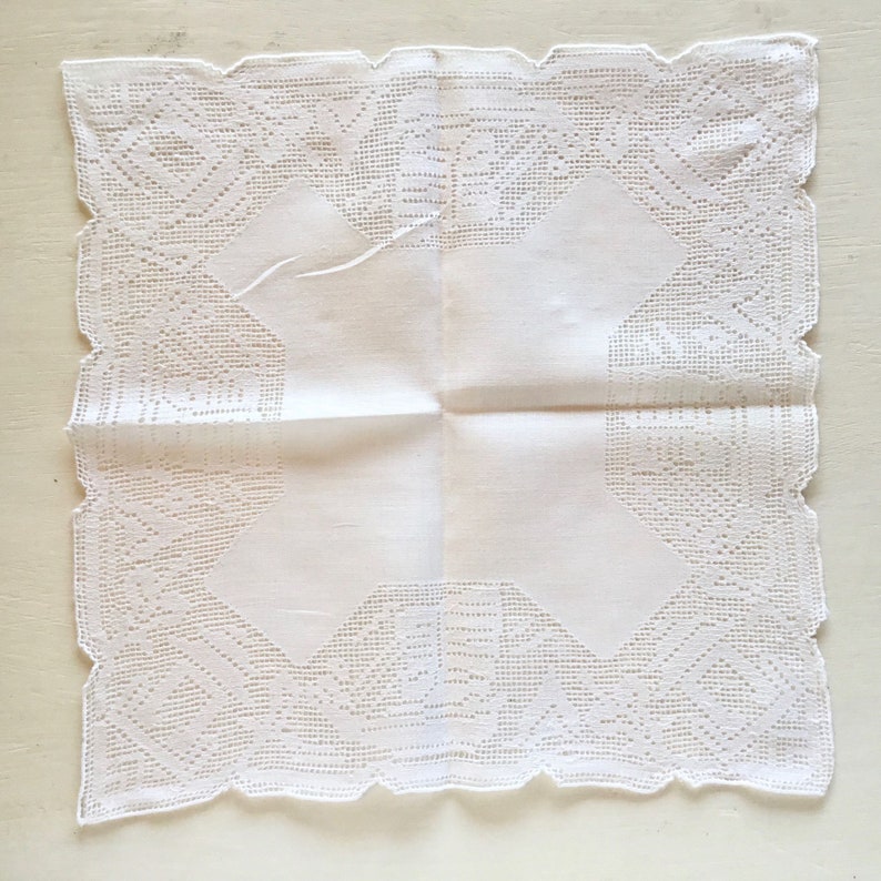 Antique Linen Handkerchief with Cutwork Edge, Vintage Lace Linens image 7