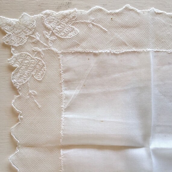 Antique Linen and Tulle Lace Handkerchief, Leaf D… - image 4