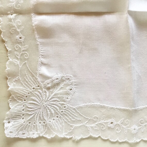 Gorgeous White Antique Linen Handkerchief with Wo… - image 6