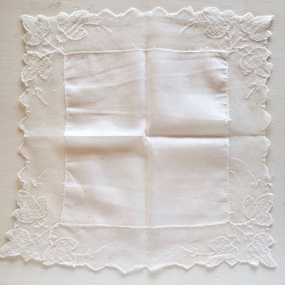 Antique Linen and Tulle Lace Handkerchief, Leaf D… - image 9