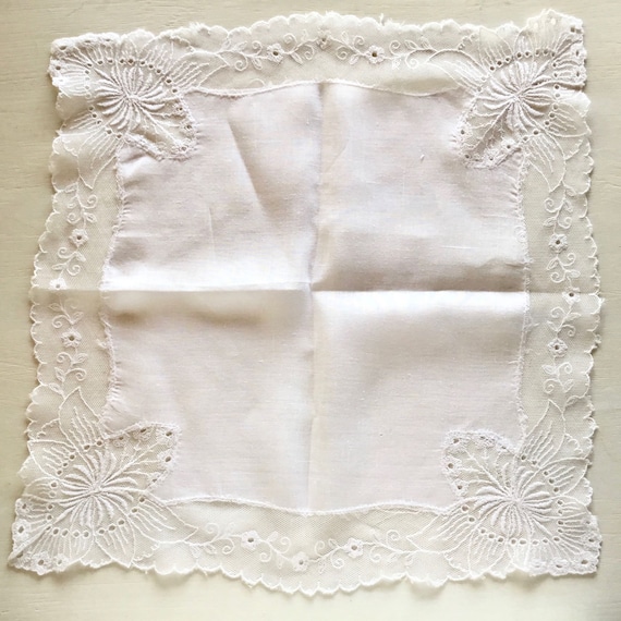 Gorgeous White Antique Linen Handkerchief with Wo… - image 8