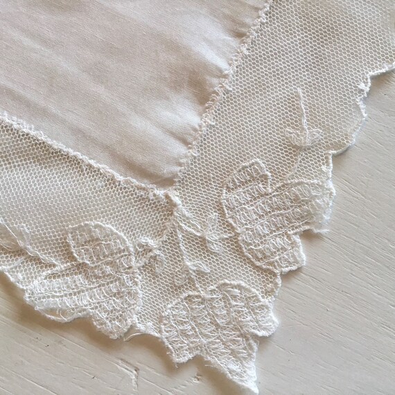 Antique Linen and Tulle Lace Handkerchief, Leaf D… - image 8